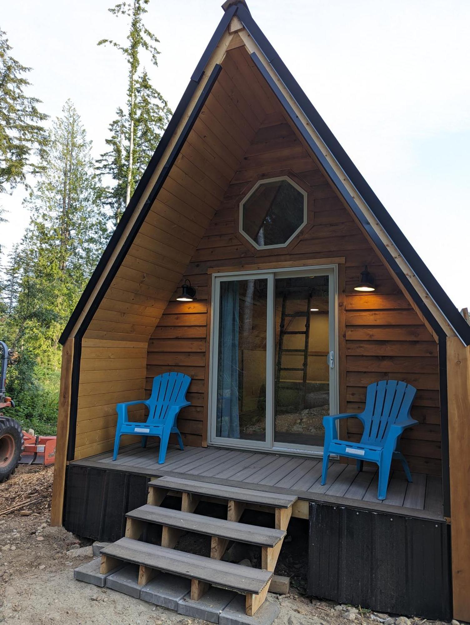 Tree Ring Cabin On 33 Acres Powell River Exterior photo